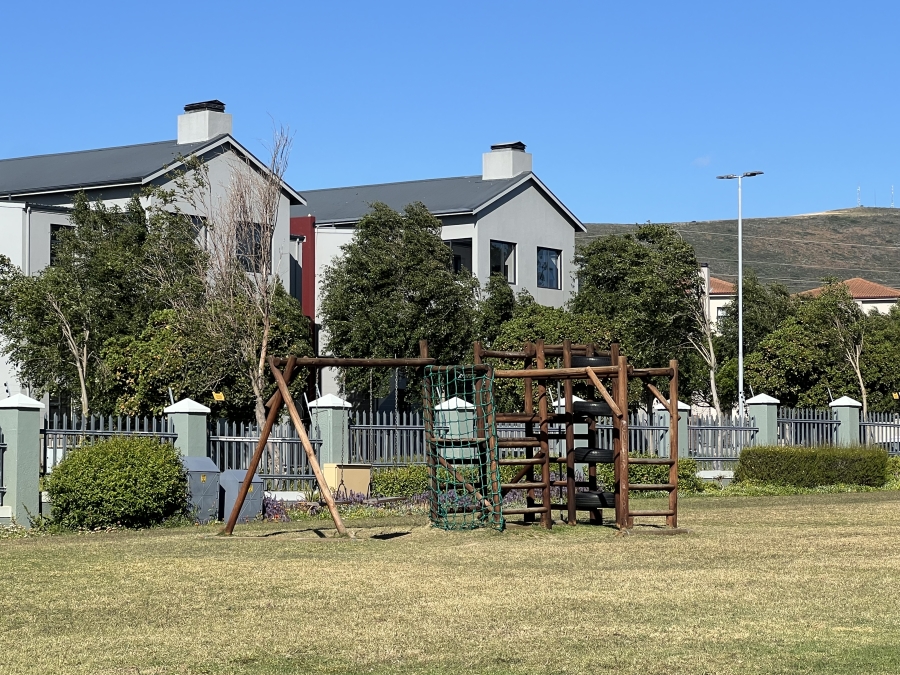 2 Bedroom Property for Sale in Burgundy Estate Western Cape